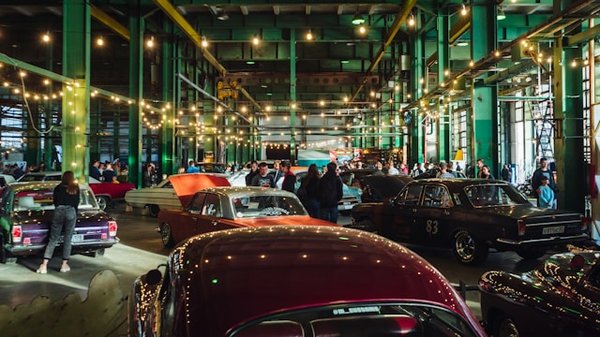 What are the best holiday rentals in the UK for attending car rallies?